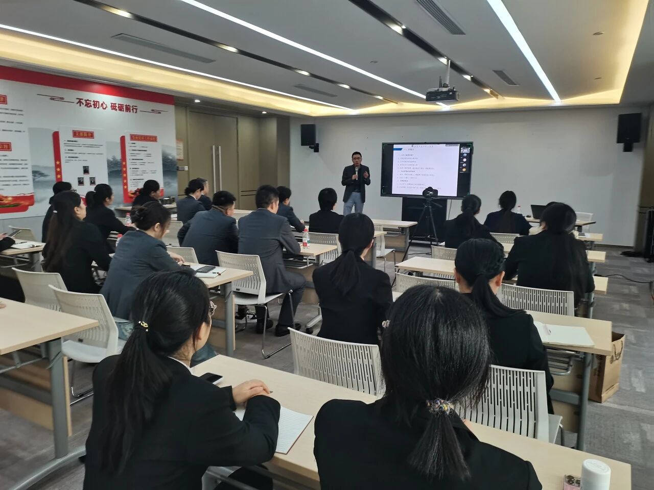 1764653745853408.jpg 1764653745853408.jpg